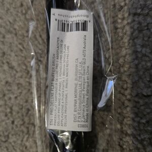 Morphe Pro Deluxe Flat Buffer Brush